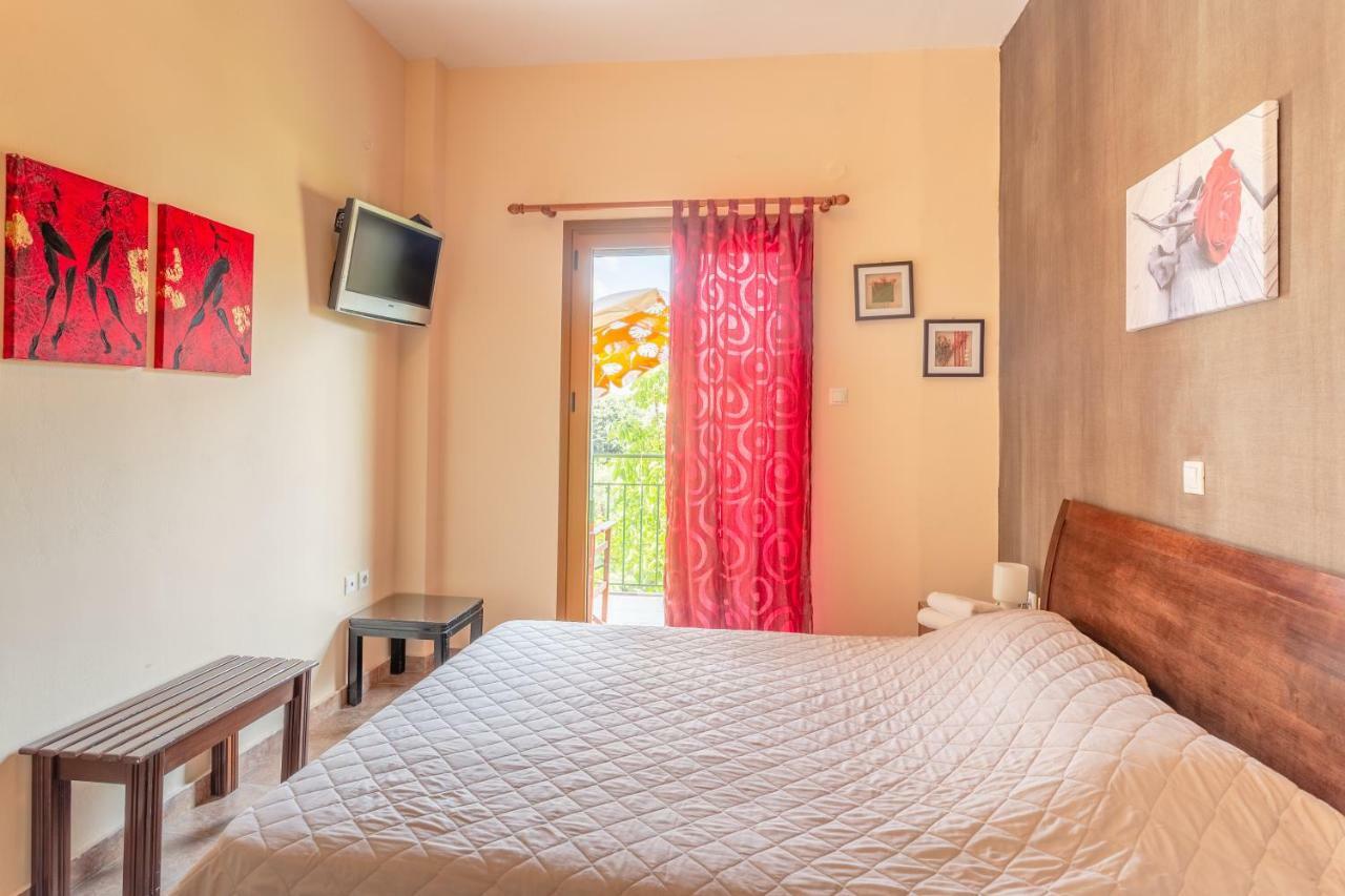 Cosy Apartment In Stoupa Exterior photo